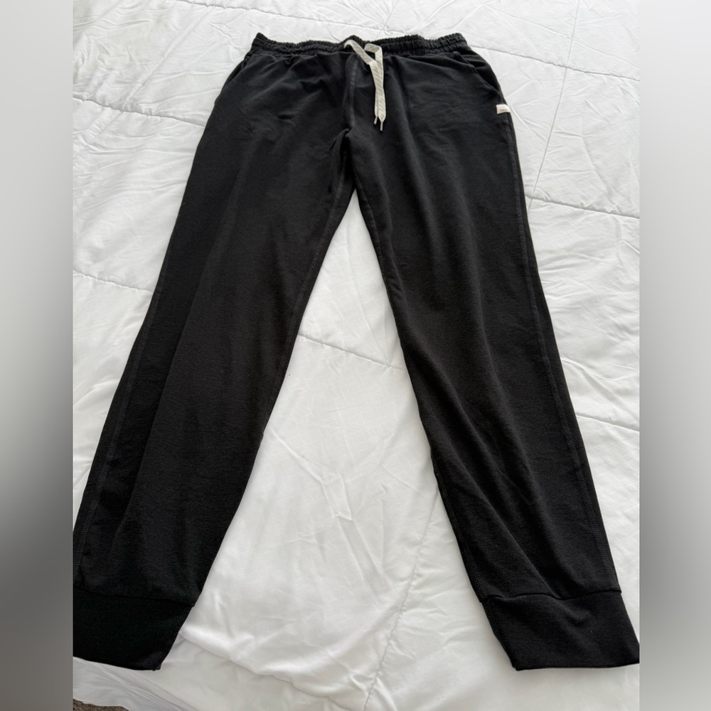 Vuori Women’s Classic Black Joggers